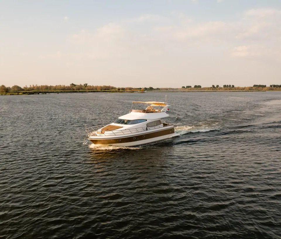Elegance 54 2006 – Carbon sportboot met 1600 pk MAN - Foto 3