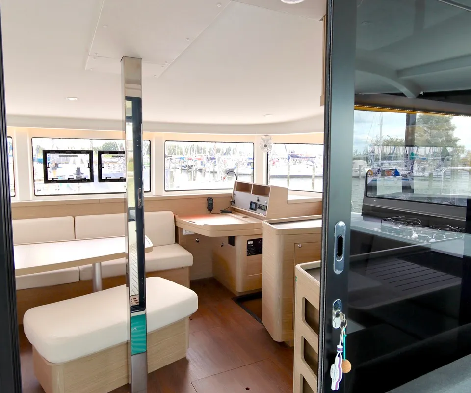 Lagoon 42 2024 – catamaran met 142 motoruren en 3 hutten - Foto 2
