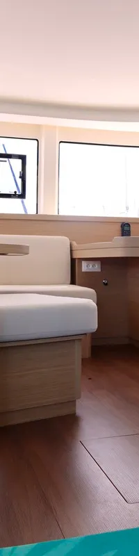 Lagoon 42 2024 – catamaran met 142 motoruren en 3 hutten - Foto 8
