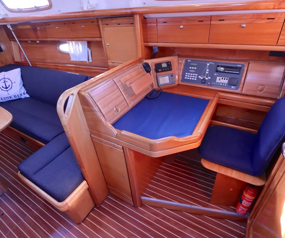 Bavaria 37 Cruiser 2006 – 3 hutten, vleugelkiel, zeilklaar - Foto 3