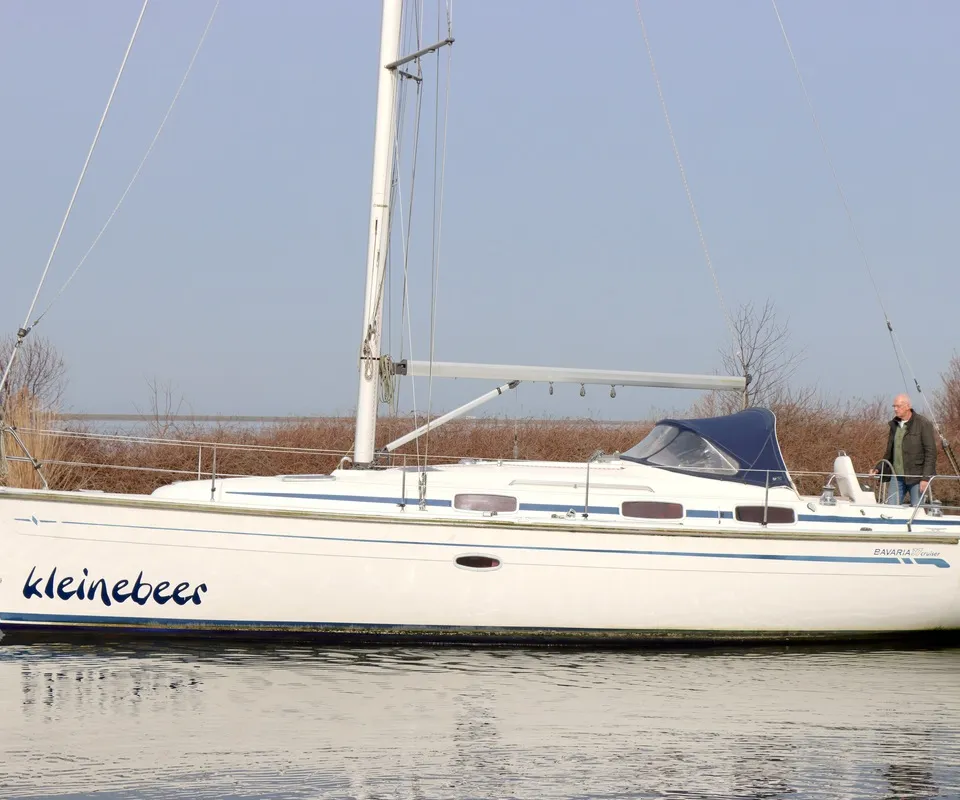 Bavaria 37 Cruiser 2006 – 3 hutten, vleugelkiel, zeilklaar - Foto 1