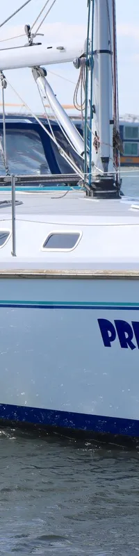 Catalina 42 MK II 1998 – vleugelkiel, ruim interieur - Foto 1