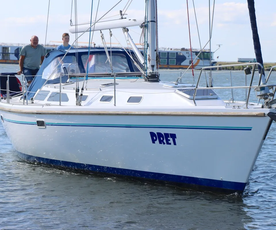 Catalina 42 MK II 1998 – vleugelkiel, ruim interieur - Foto 1