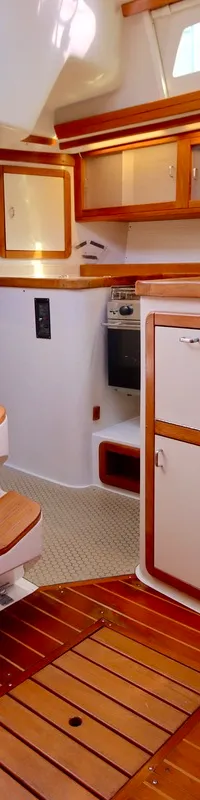Catalina 42 MK II 1998 – vleugelkiel, ruim interieur - Foto 24
