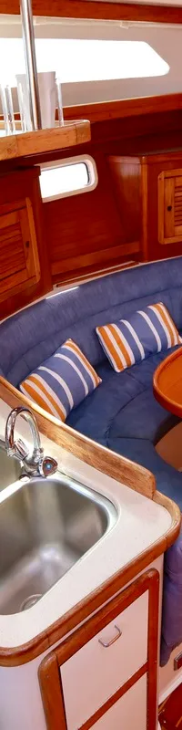 Catalina 42 MK II 1998 – vleugelkiel, ruim interieur - Foto 6