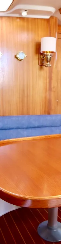 Catalina 42 MK II 1998 – vleugelkiel, ruim interieur - Foto 8