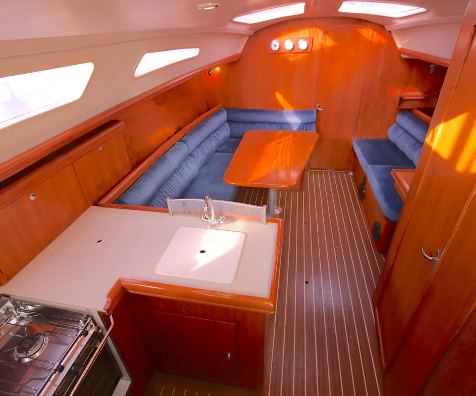 Hunter 33 (2005) – sportief zeiljacht met ruime accommodatie - Foto 3