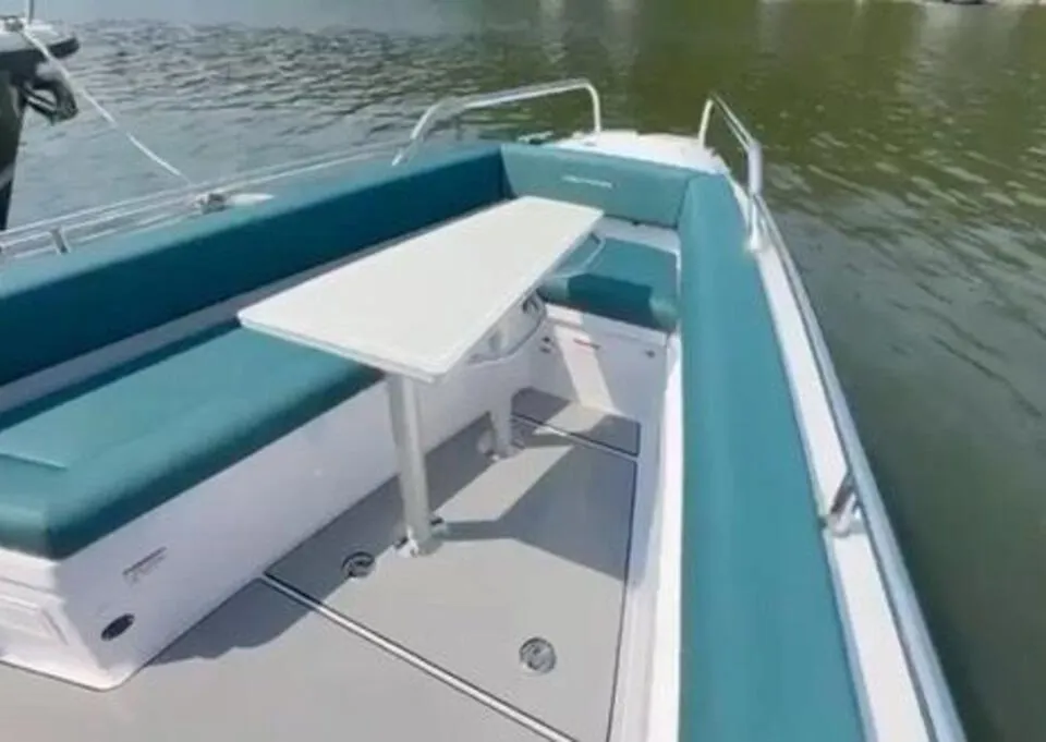 Axopar 28 Cabin 2022 – Finse daycruiser met Mercury V10 - Foto 3