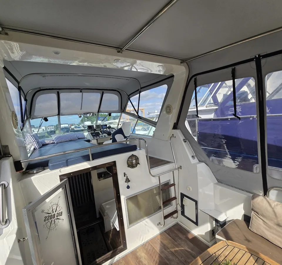 Fairline 32 Phantom 1981 – polyester sportcruiser met Volvo-krachtbron - Foto 2