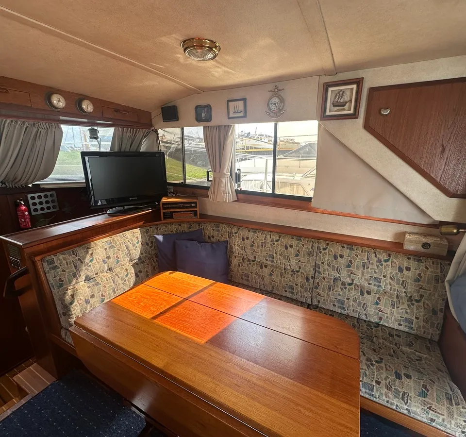 Fairline Corniche 31 (1985) – Sportief motorjacht met dubbele motor - Foto 3