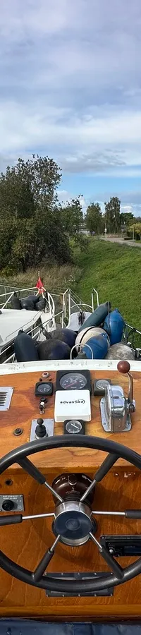 Tengro Kruiser 1983 – Stalen 11m motorjacht met vleugelkiel - Foto 2