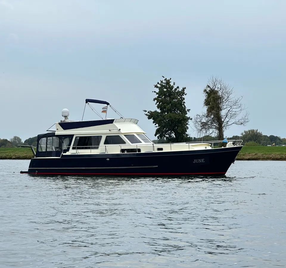 Bouman 1350 Fly 1992 – stalen motorjacht met flybridge - Foto 1