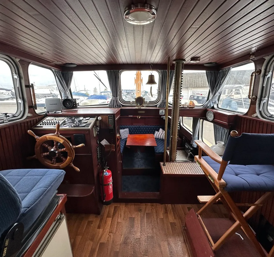 Van de werf vlet 1970 – stalen motorjacht met klassieke lijnen - Foto 2