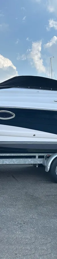Crownline E6 2011 – 8m bowrider met 300pk Mercruiser - Foto 1