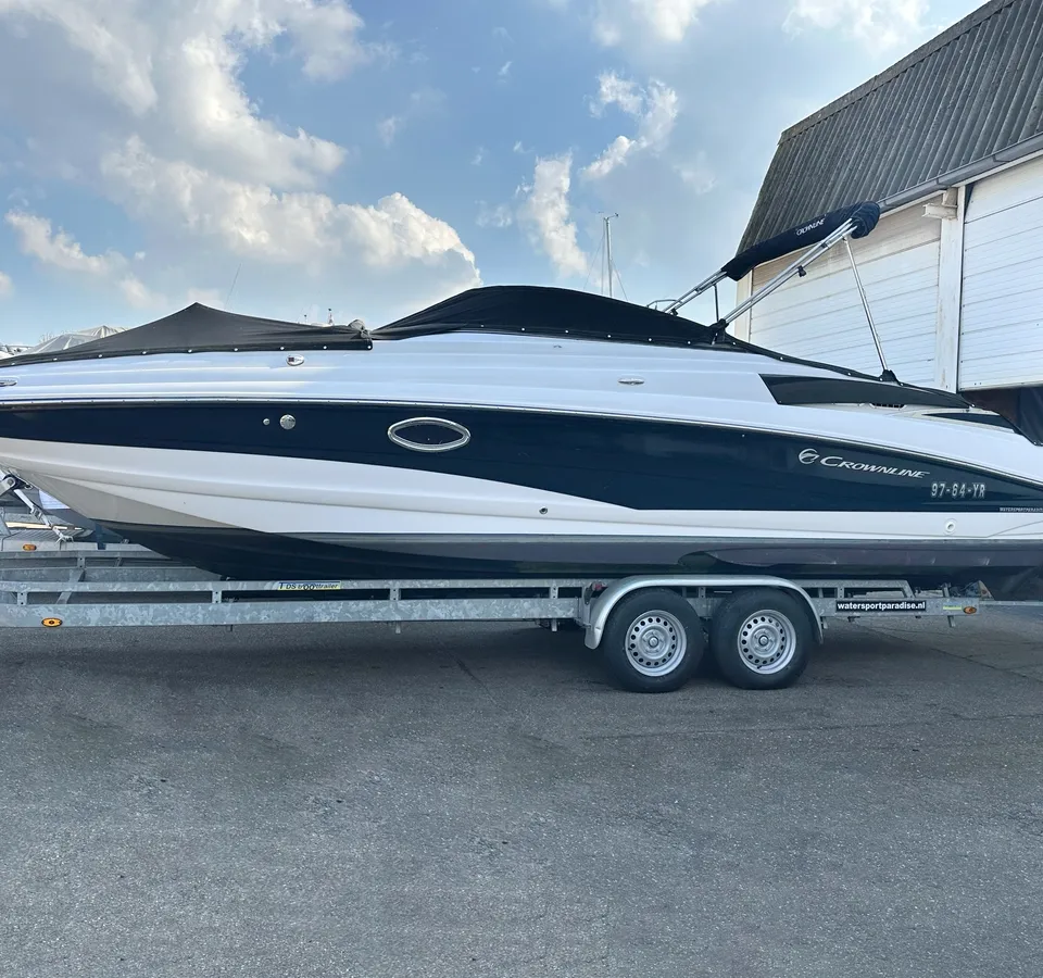 Crownline E6 2011 – 8m bowrider met 300pk Mercruiser - Foto 1