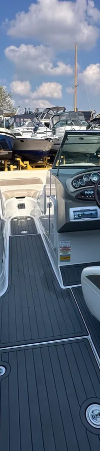 Crownline E6 2011 – 8m bowrider met 300pk Mercruiser - Foto 2