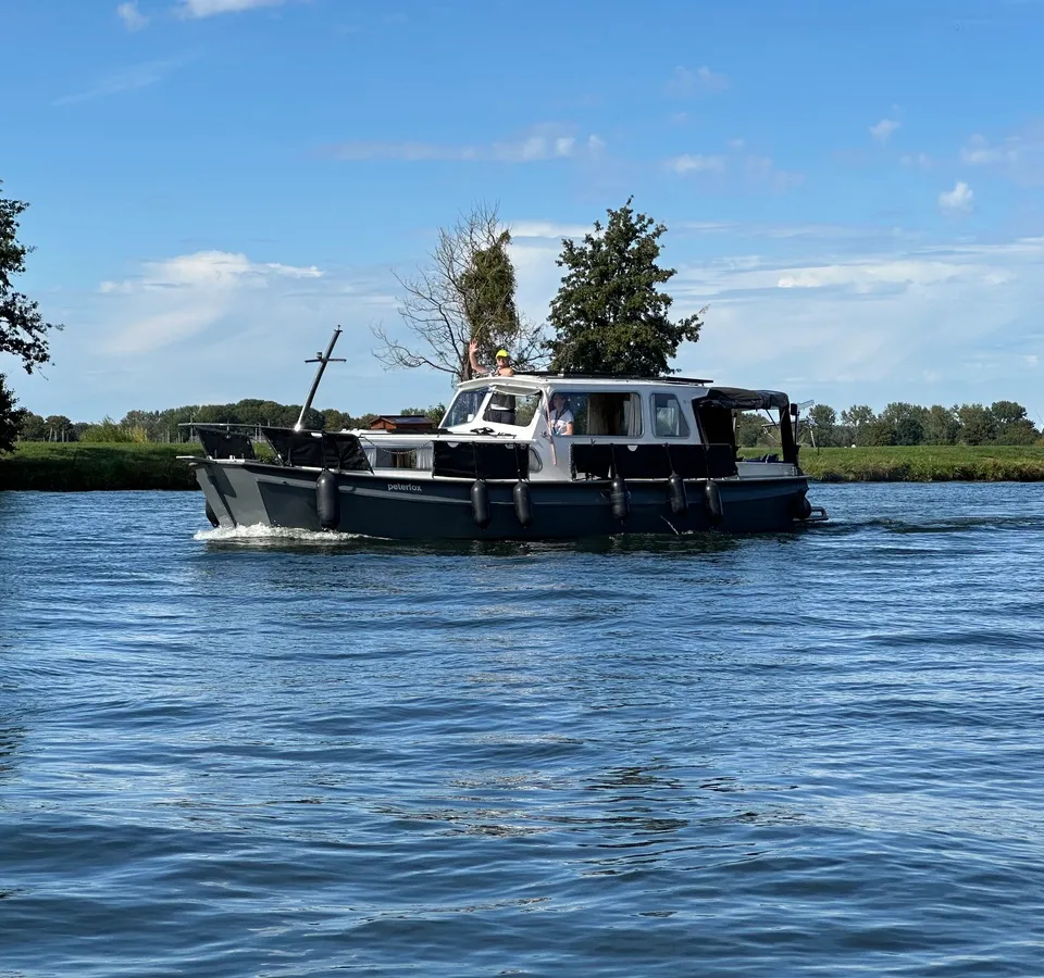 Canaran Schouw motorjacht 1980 – stalen kotter met vaste ligplaats - Foto 1