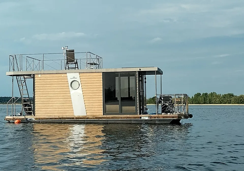 Campi 320 LR 2021 – Bijna nieuwe motorboot met ruime stahoogte - Foto 1