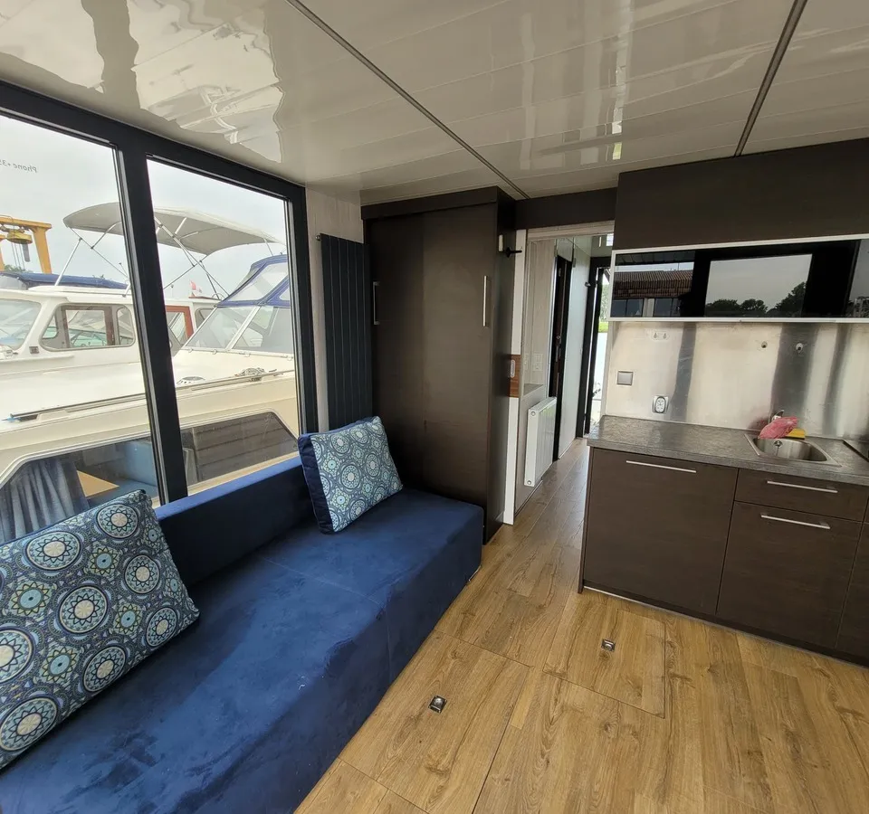 Campi 320 LR 2021 – Bijna nieuwe motorboot met ruime stahoogte - Foto 2