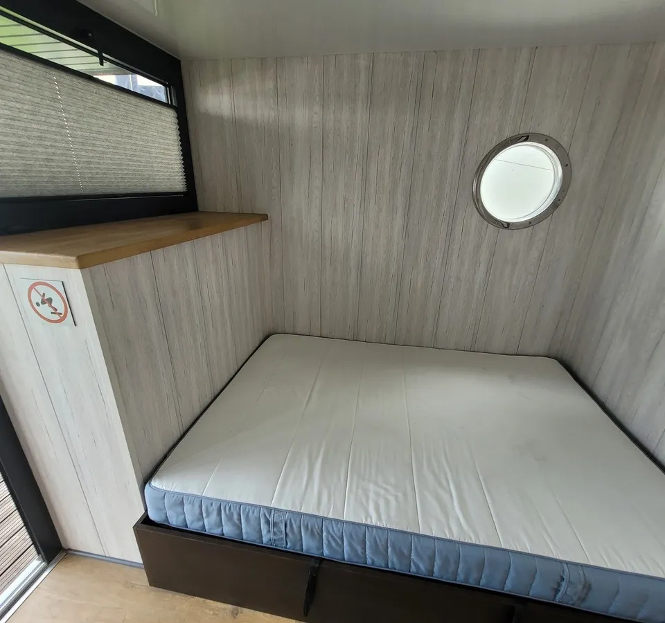 Campi 320 LR 2021 – Bijna nieuwe motorboot met ruime stahoogte - Foto 3