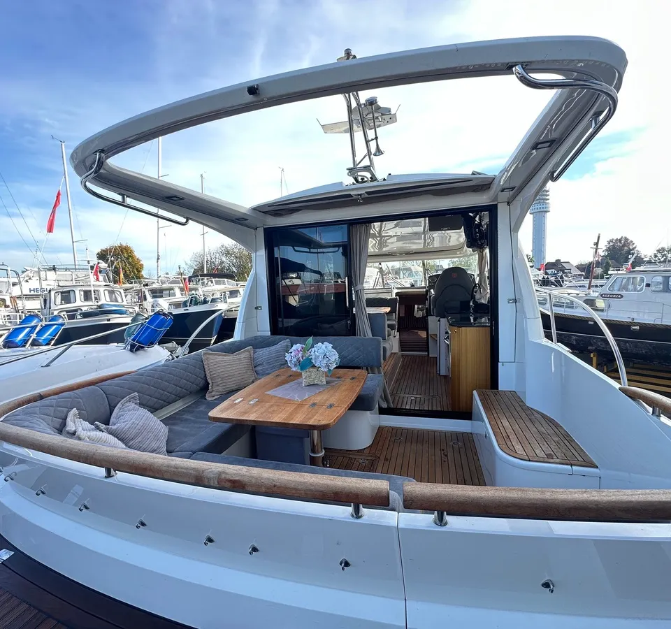 Marex 375 2021 – Scandinavisch cruiser met 435 pk - Foto 3
