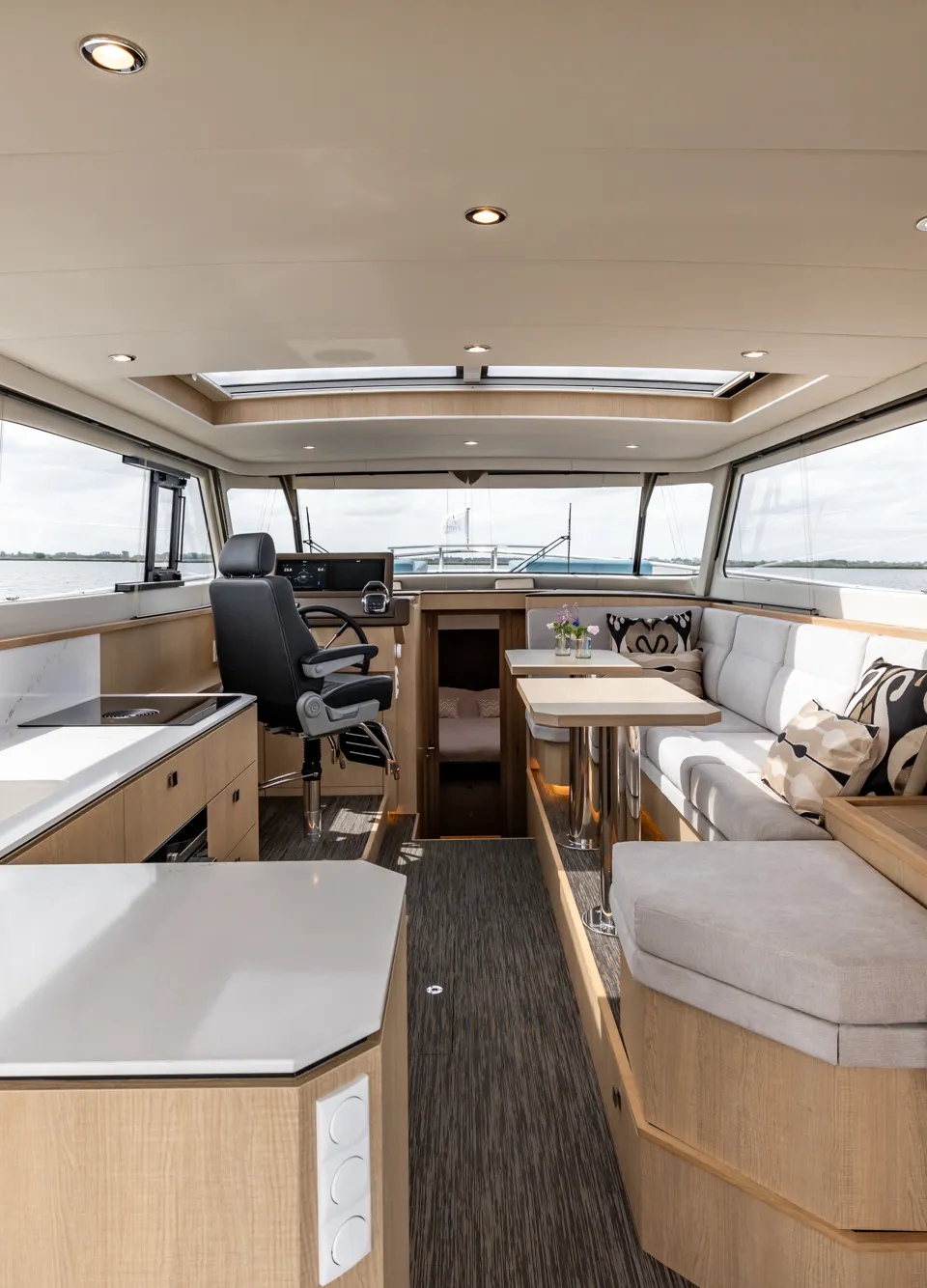 Babro Tridente 44 OC 2024 – salon en kuip op één niveau - Foto 2