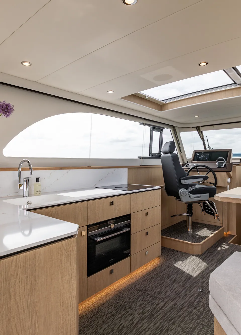 Babro Tridente 44 OC 2024 – salon en kuip op één niveau - Foto 3