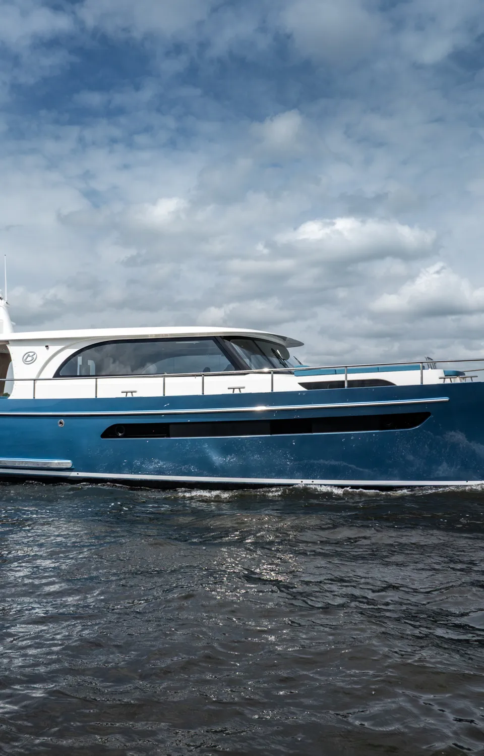 Babro Tridente 44 OC 2024 – salon en kuip op één niveau - Foto 1