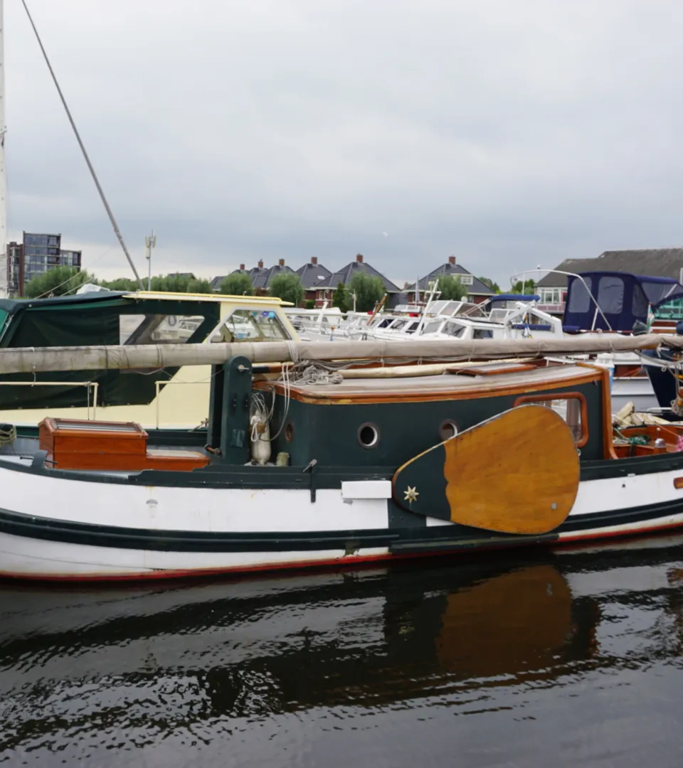 Tjalk Motortjalk 1920 – authentiek interieur, projectschip - Foto 3