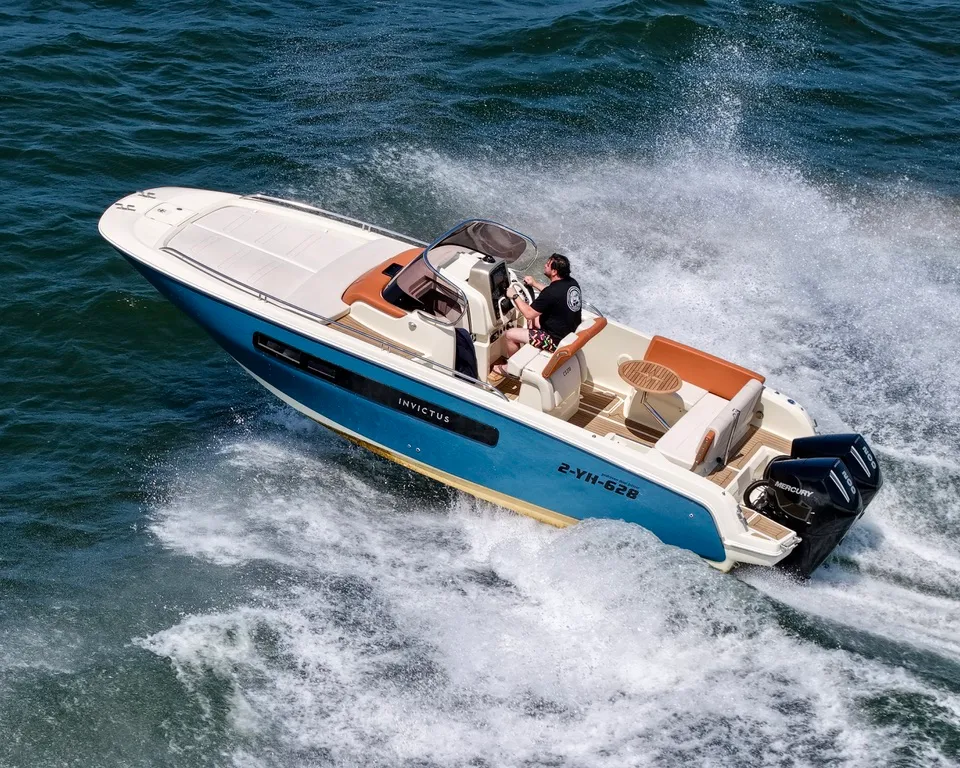 Invictus 270 CX 2020 – dubbel V6, 40 uur, Blue Whale - Foto 3