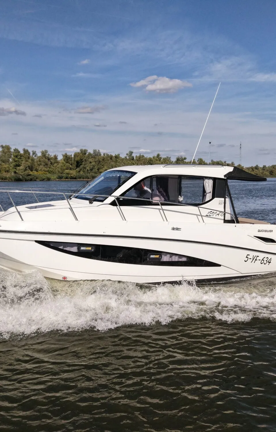 Quicksilver 905 Activ Weekend 2019 – Outboard met dubbele hut - Foto 2