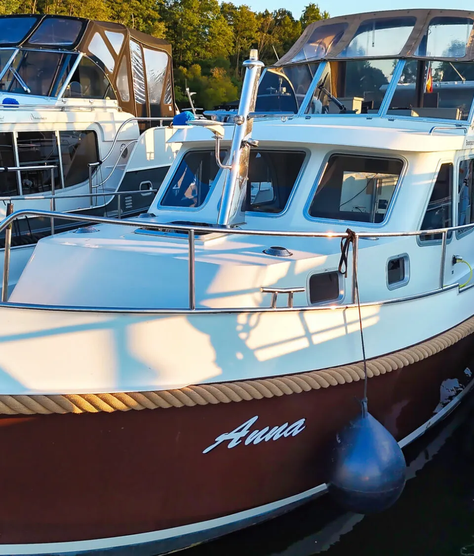 Aventura 34 AK Cabrio 2012 – robuuste kajuitboot met achterkajuit - Foto 1