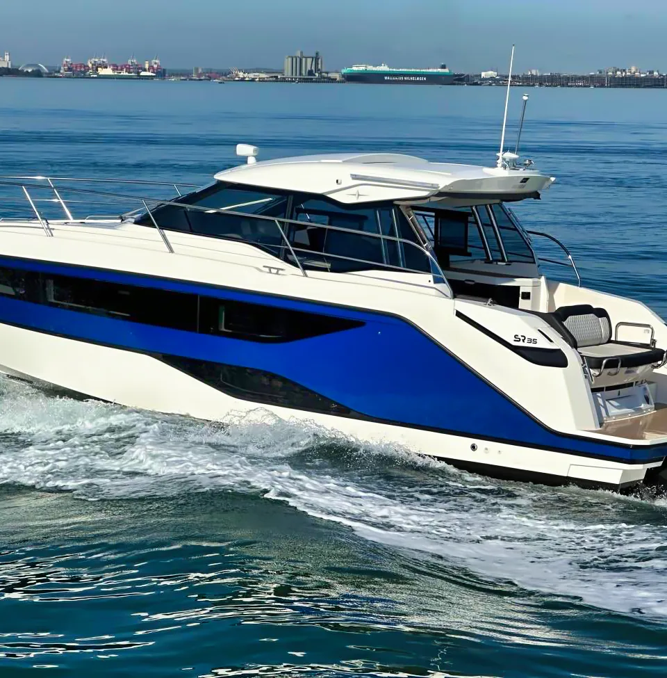 Bavaria SR 35 Hardtop 2024 – demo met 5 vaaruren - Foto 1