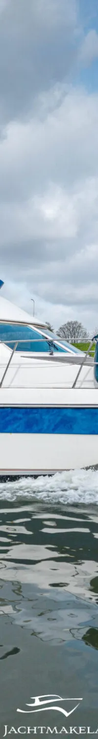 Astor 37 Flybridge 1996 – ruim sportjacht met twee hutten - Foto 1