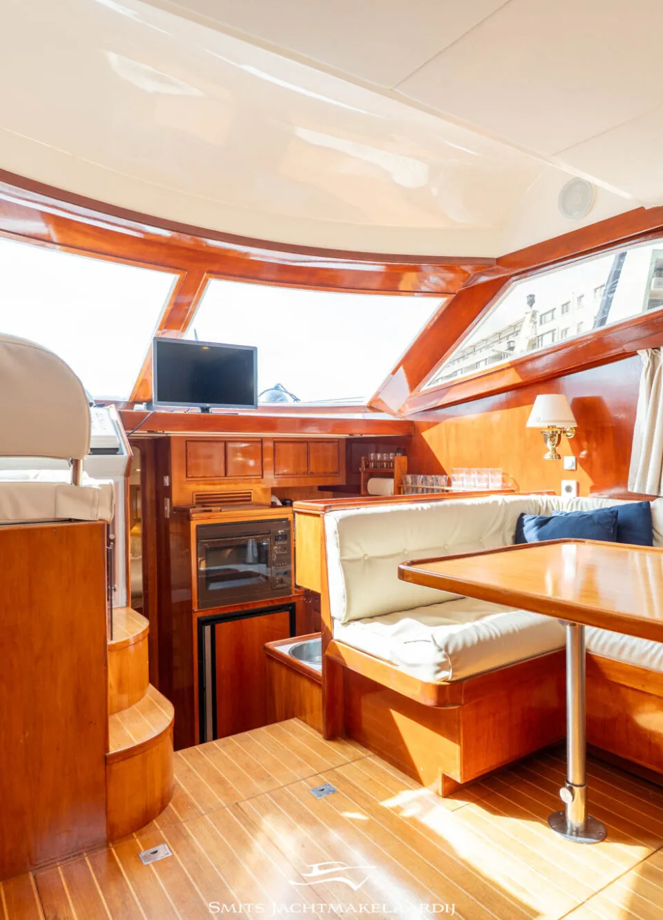 Astor 37 Flybridge 1996 – ruim sportjacht met twee hutten - Foto 3