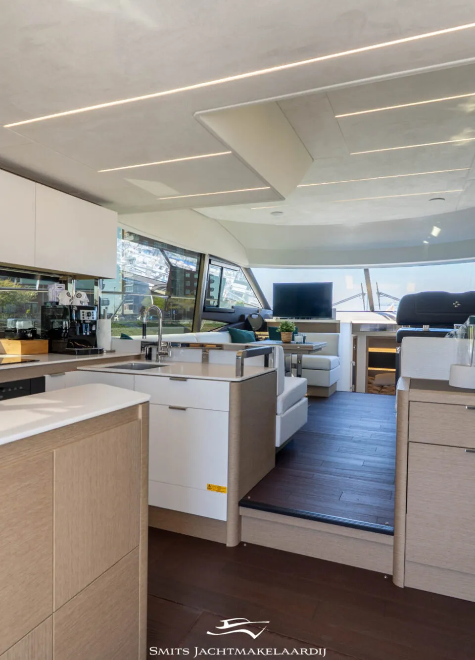 Prestige 590 Flybridge 2022 – Vierhuts flybridge met Zeus-pods - Foto 2