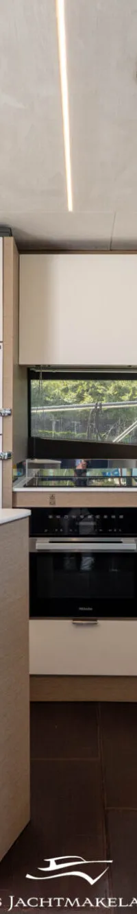 Prestige 590 Flybridge 2022 – Vierhuts flybridge met Zeus-pods - Foto 3