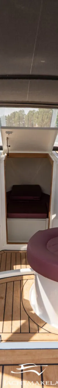 Bola GS Tender 27 Semi Cabin 2022 – Luxe cabinsloep met weinig uren - Foto 4