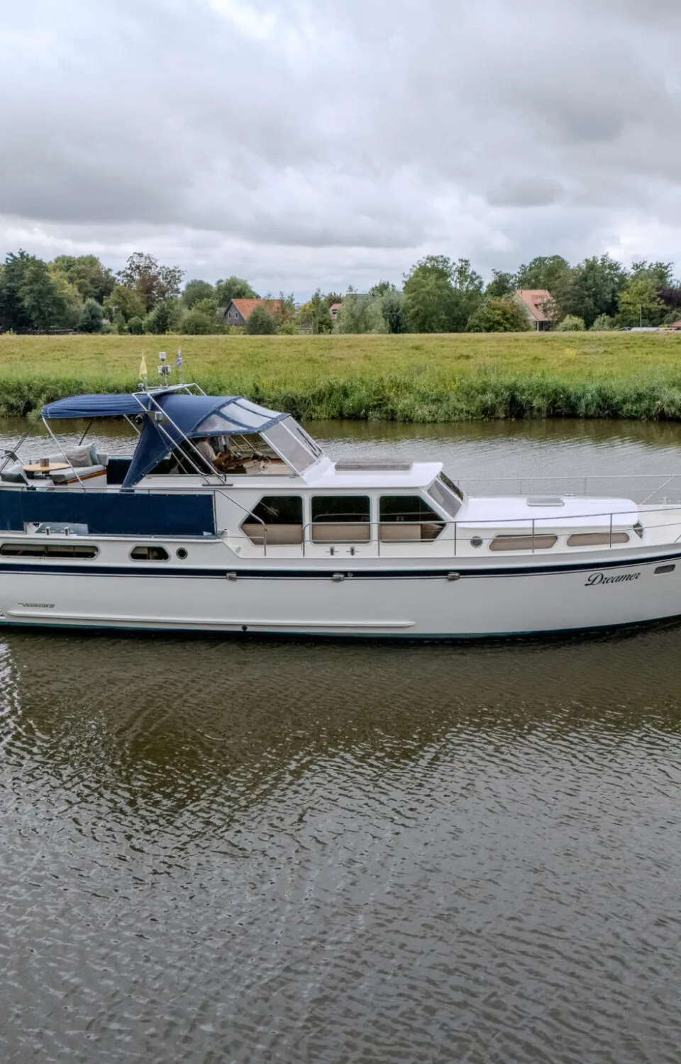 Valkkruiser 13.60 AK Classic 1983 – ruime kajuitboot te koop - Foto 2