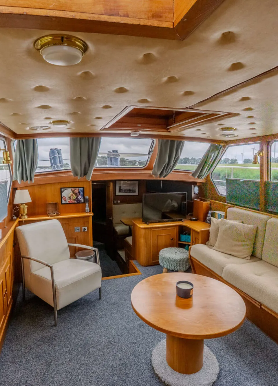 Valkkruiser 13.60 AK Classic 1983 – ruime kajuitboot te koop - Foto 3