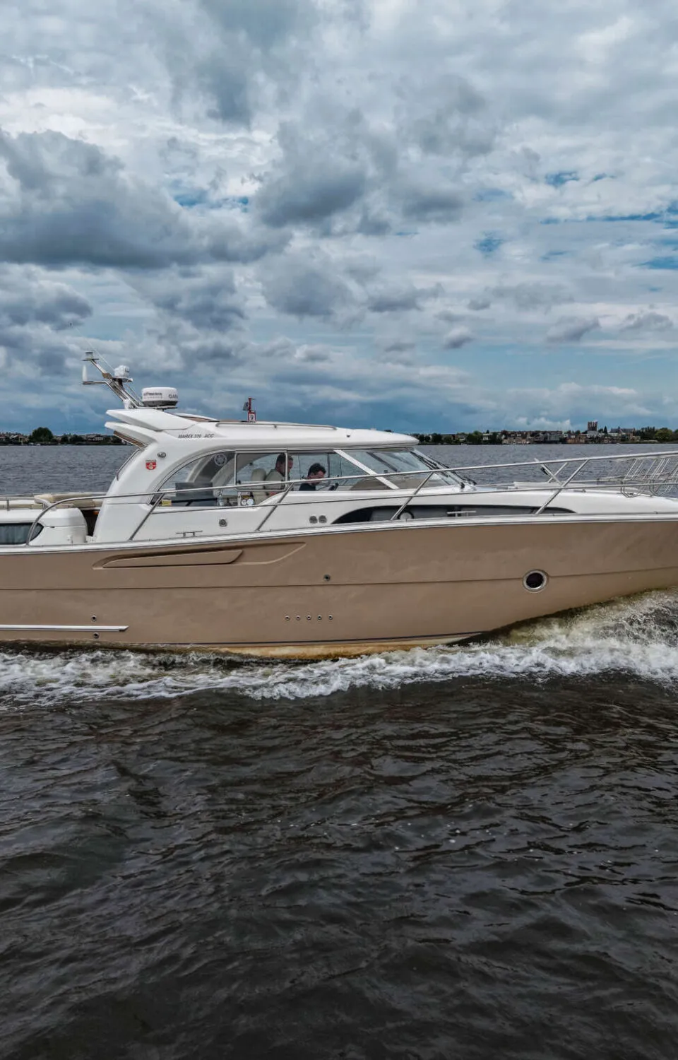 Marex 370 ACC 2011 – krachtige D6 en weinig draaiuren - Foto 1