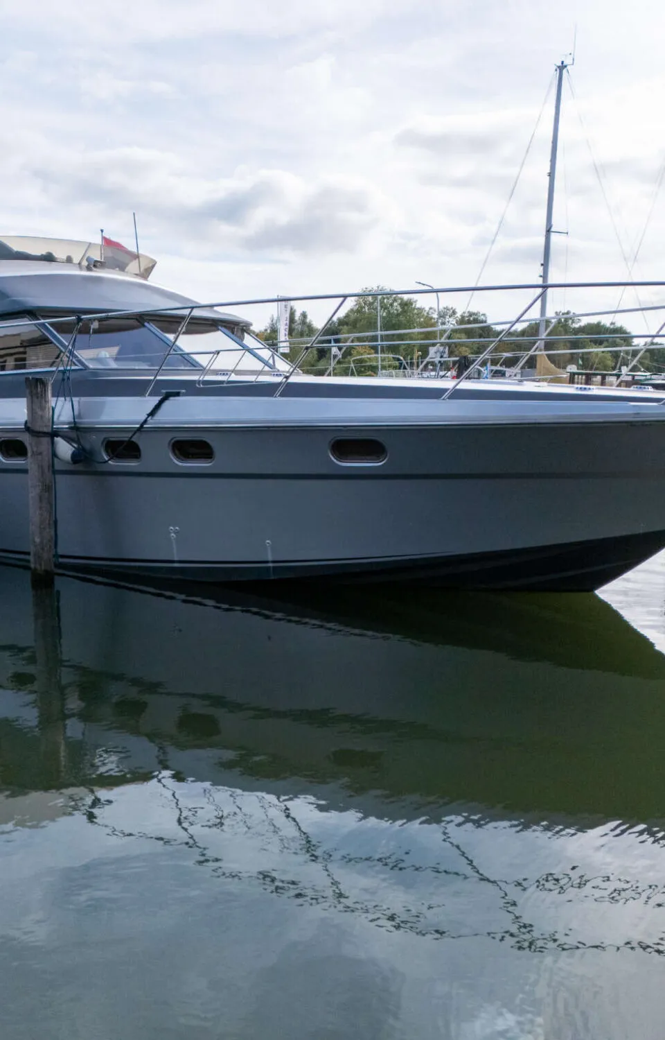 Fairline 50 Flybridge 1988 – ruim motorjacht met flybridge - Foto 1