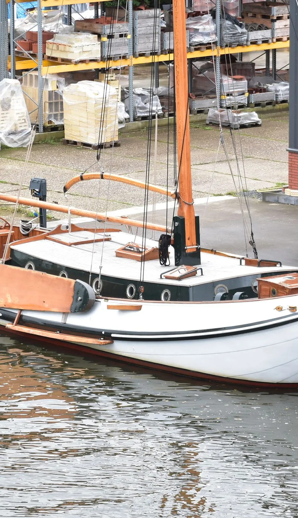 Lemsteraak Roef 14.50 1900 – Authentiek stalen zeilschip - Foto 1