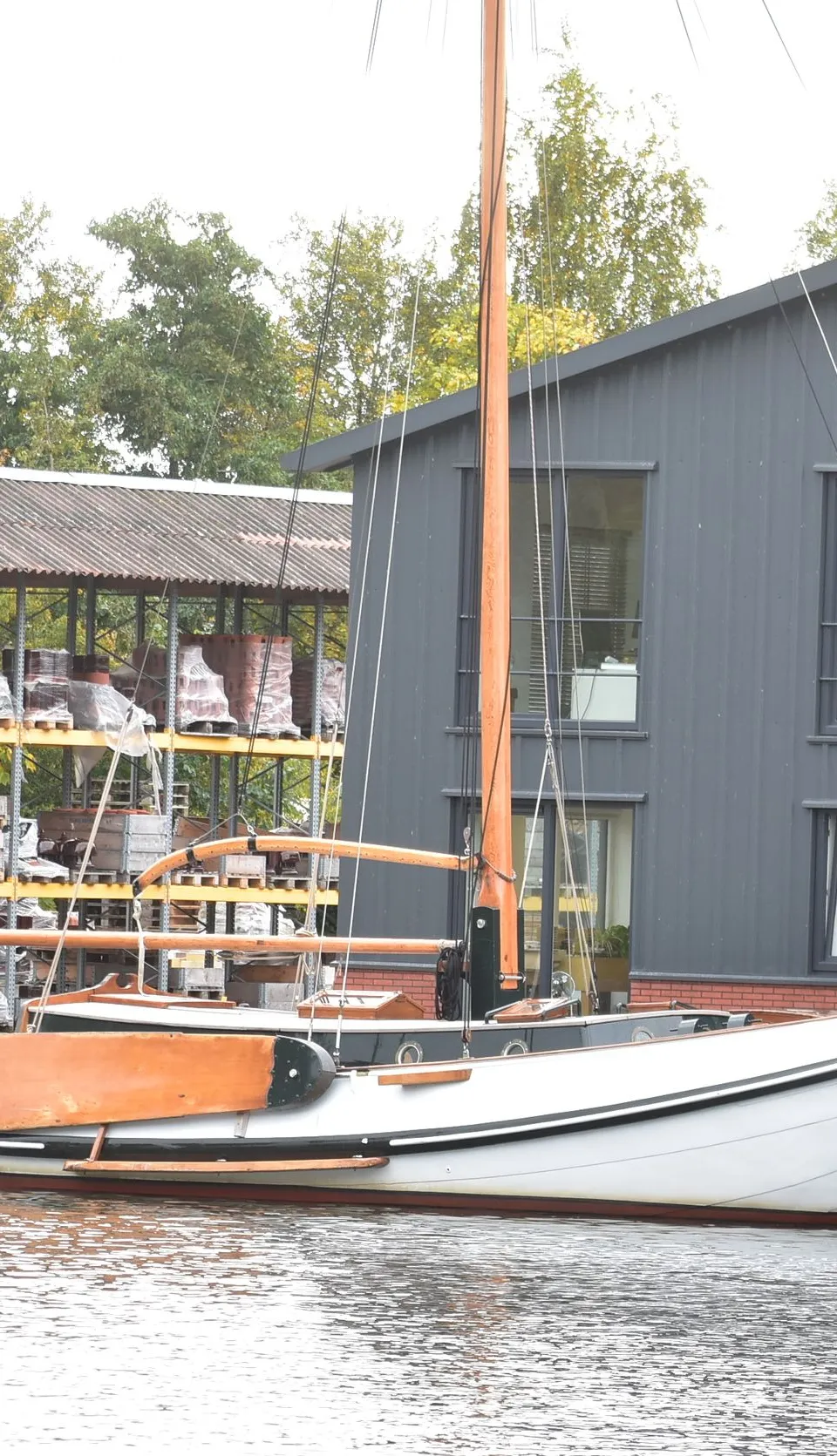 Lemsteraak Roef 14.50 1900 – Authentiek stalen zeilschip - Foto 3
