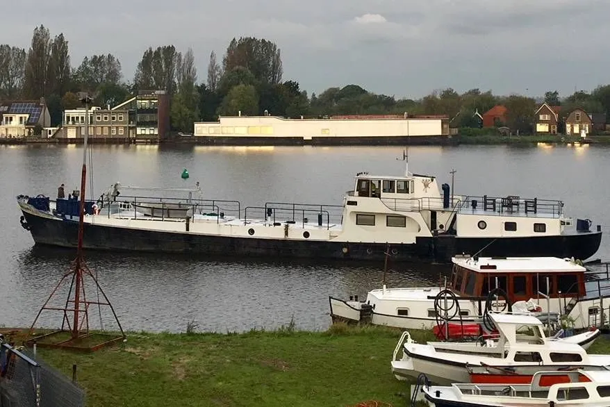 Woonboot 38.00 1955 – Ms Juliana met atelier aan boord - Foto 1