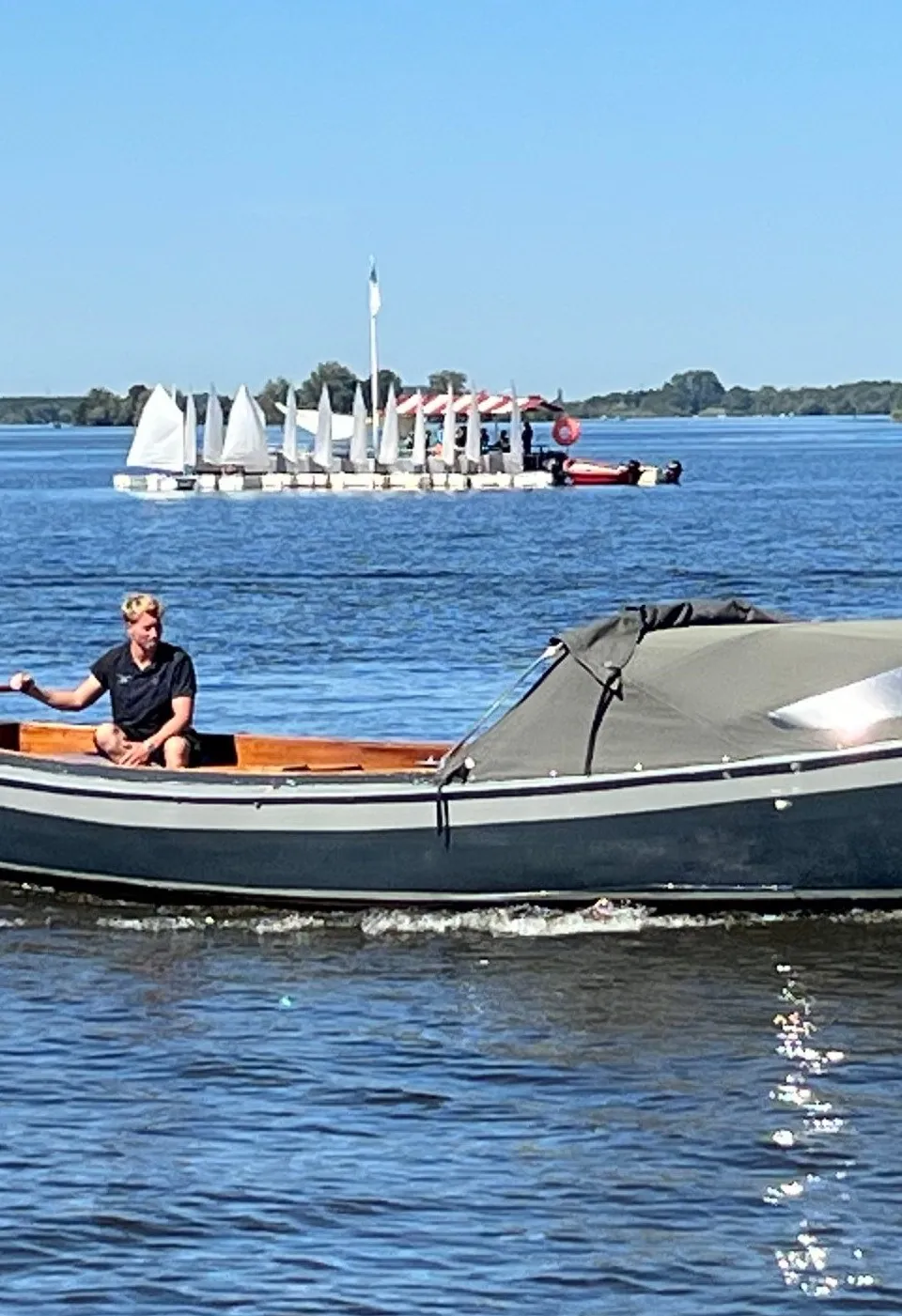 Stalen Sloep 900 (1980) – ruime tochtensloep - Foto 1