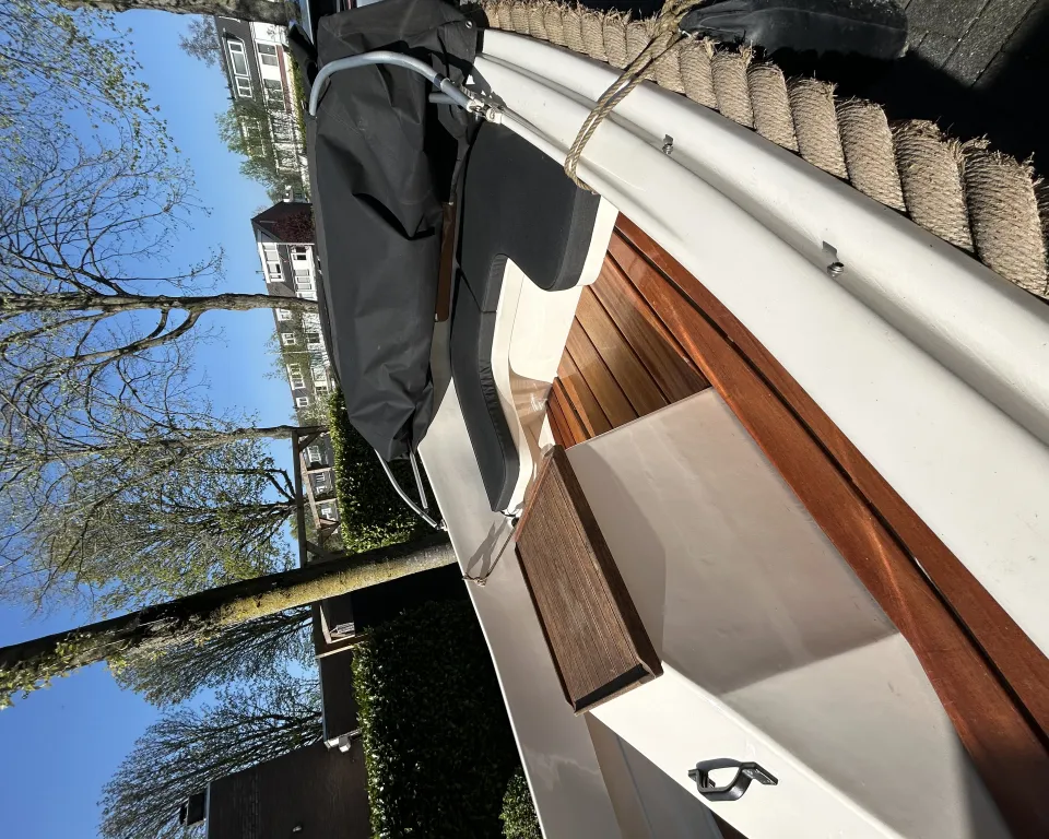 Arie Wiegmans AW16 1998 – Zwarte spiegelsloep met teak - Foto 2