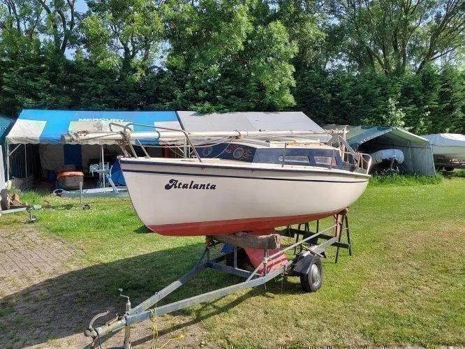 Kolibri 26 (2000) – Zeilboot met kajuit en trailer - Foto 3