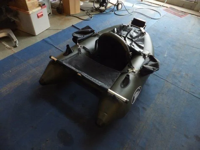 Hibo Bellyboat – compact vissersbellyboat met motorsteun - Foto 2