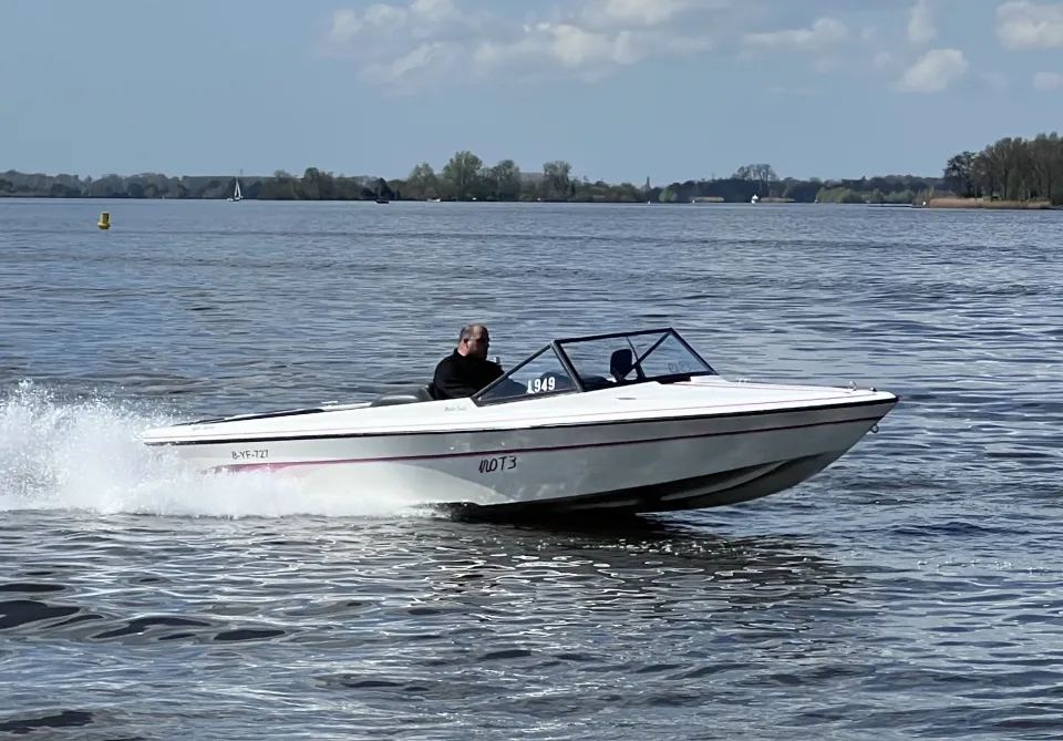 Malibu Euro F3 1996 – Waterski-boot V8 LPG/benzine - Foto 3